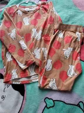Bonds Kids Tan, Red & White Winnie-the-Pooh Balloon Pajama Set